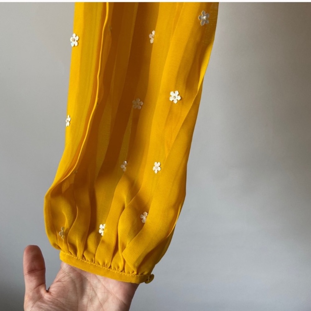 NEW Beach Riot Maddy Yellow Daisy Blouse Top - Picture 6 of 9
